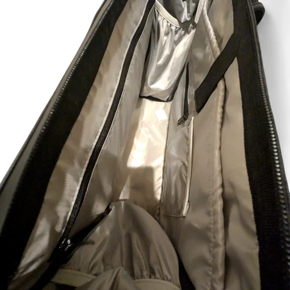 👜 Portland Gear Cascade Tote Black Leather NWT Portlandia Laptop Bag - Picture 4 of 10